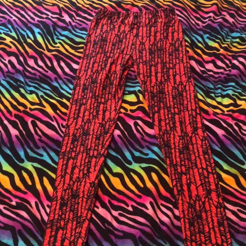 Red and Black LulaRoe Leggings Size: Tween